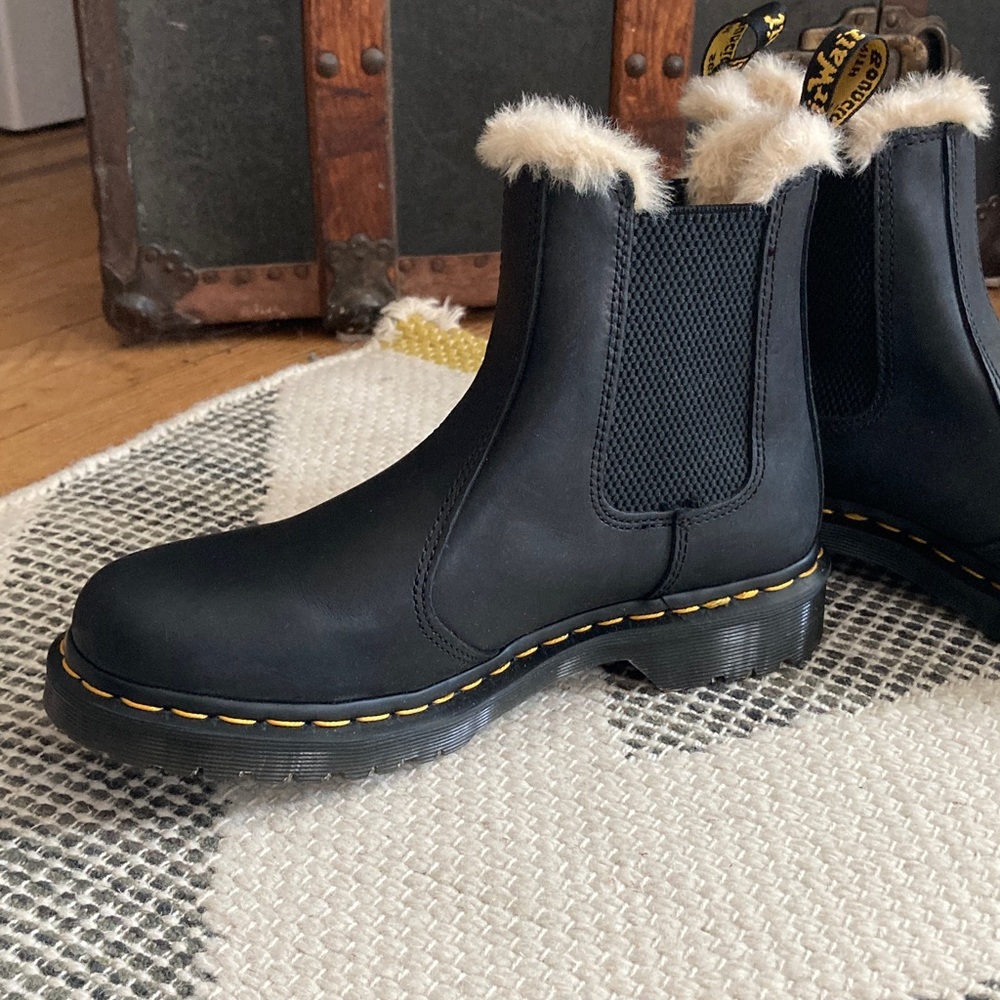 Dr. Martens Black Leather Chelsea Boots with Faux Fur Lining - Picture 3 of 8